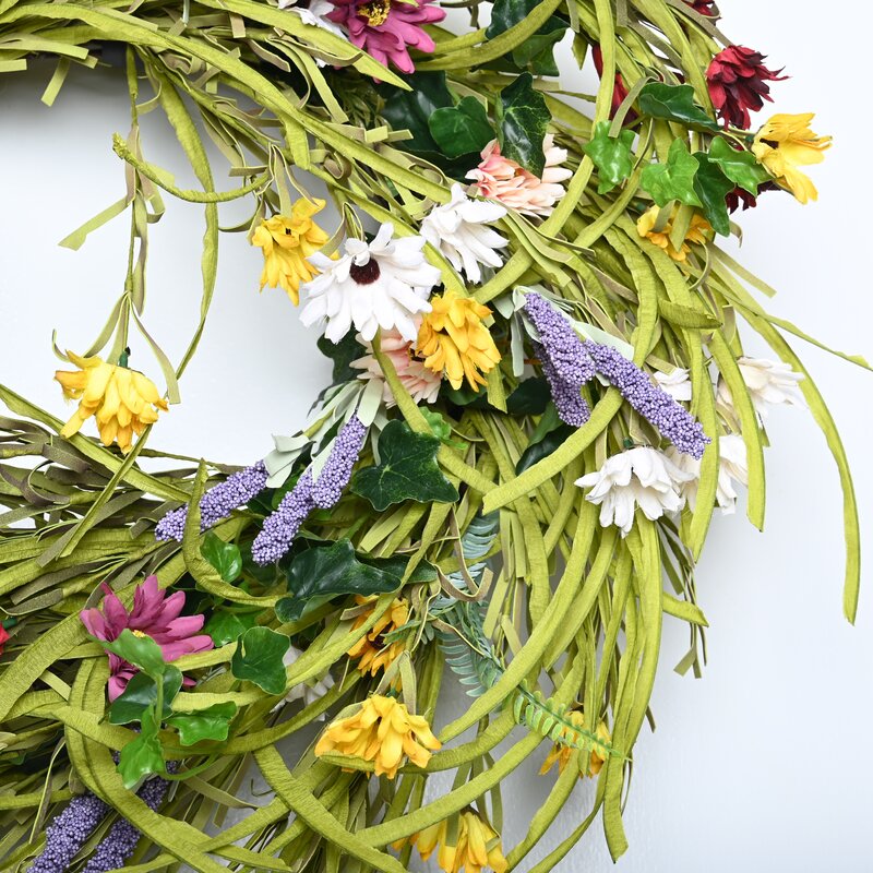 Daisy Lavender Grapevine 26" Wreath